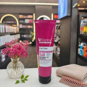 کرم مو تقویت‌کننده و ترمیم‌کننده ویتاپلکس مدل CURL CARE مناسب موهای فر بدون سولفات حاوی کراتین و پروتئین هیدرولیز شده گندم حجم 150 میلی‌لیتر