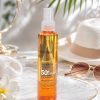 اسپری ضدآفتاب بدون رنگ ویتالیر SPF50 مدل Vitamine C ‌مناسب برای انواع پوست، حجم 150 میلی‌لیتر